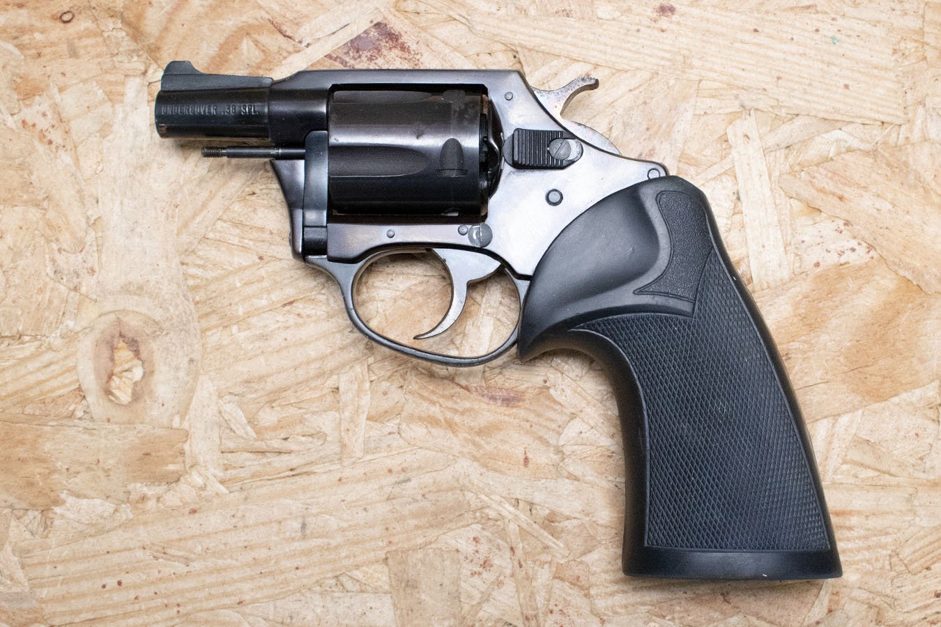 CHARTER ARMS Undercover 38 Special Police Trade-In Double-Action Revolver
