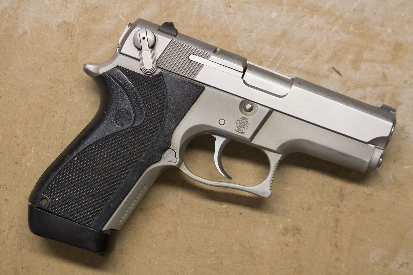 SMITH AND WESSON 6906 9mm Police Trade-ins (Fair Condition)