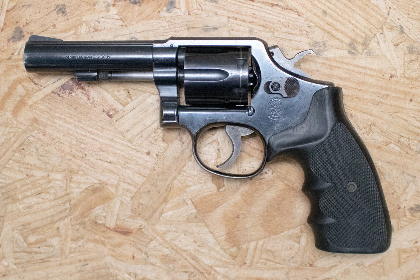 SMITH AND WESSON Model 10-8 38 Special Police Trade-In Revolver with Rubber Grips