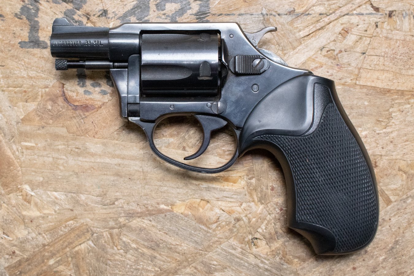 CHARTER ARMS Undercover 38 Special Police Trade-In Double-Action Revolver