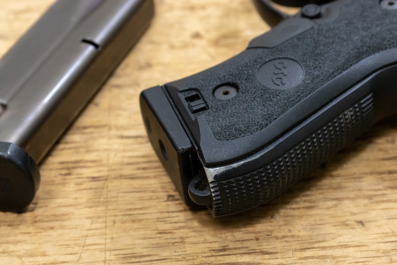BERETTA 92G 9mm Semi-Auto Police Trade-In Pistol with Crimson Trace Grip (Good Condition)