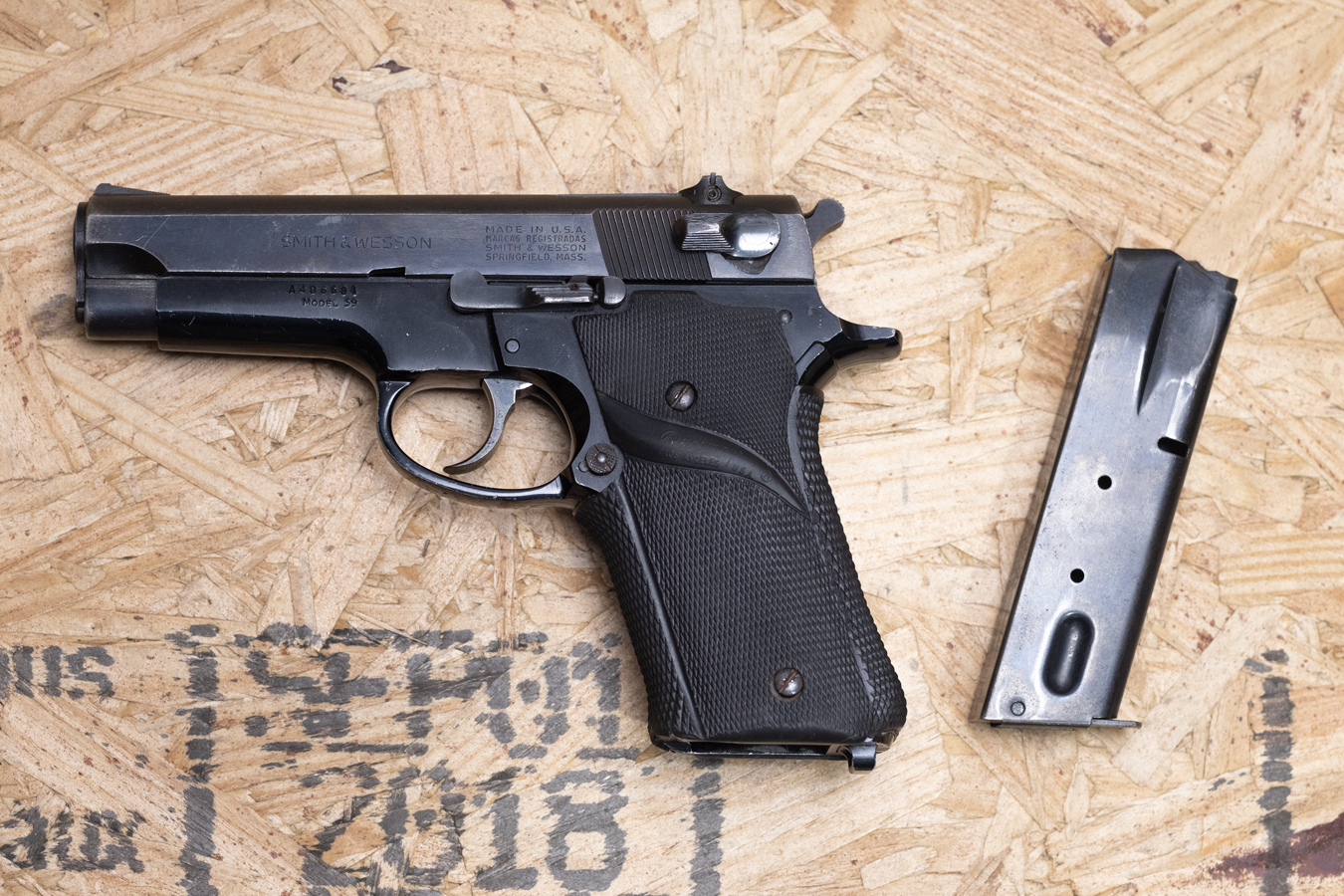 SMITH AND WESSON 59 9mm Police Trade-In Pistol with Rubber Grips
