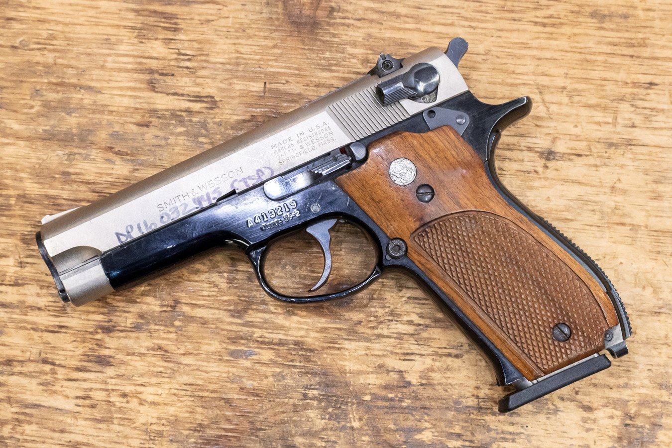SMITH AND WESSON Model 39-2 9mm Police Trade-in Pistol