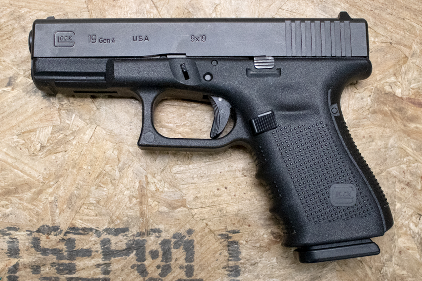 GLOCK 19 Gen4 9mm Police Trade-in Pistol