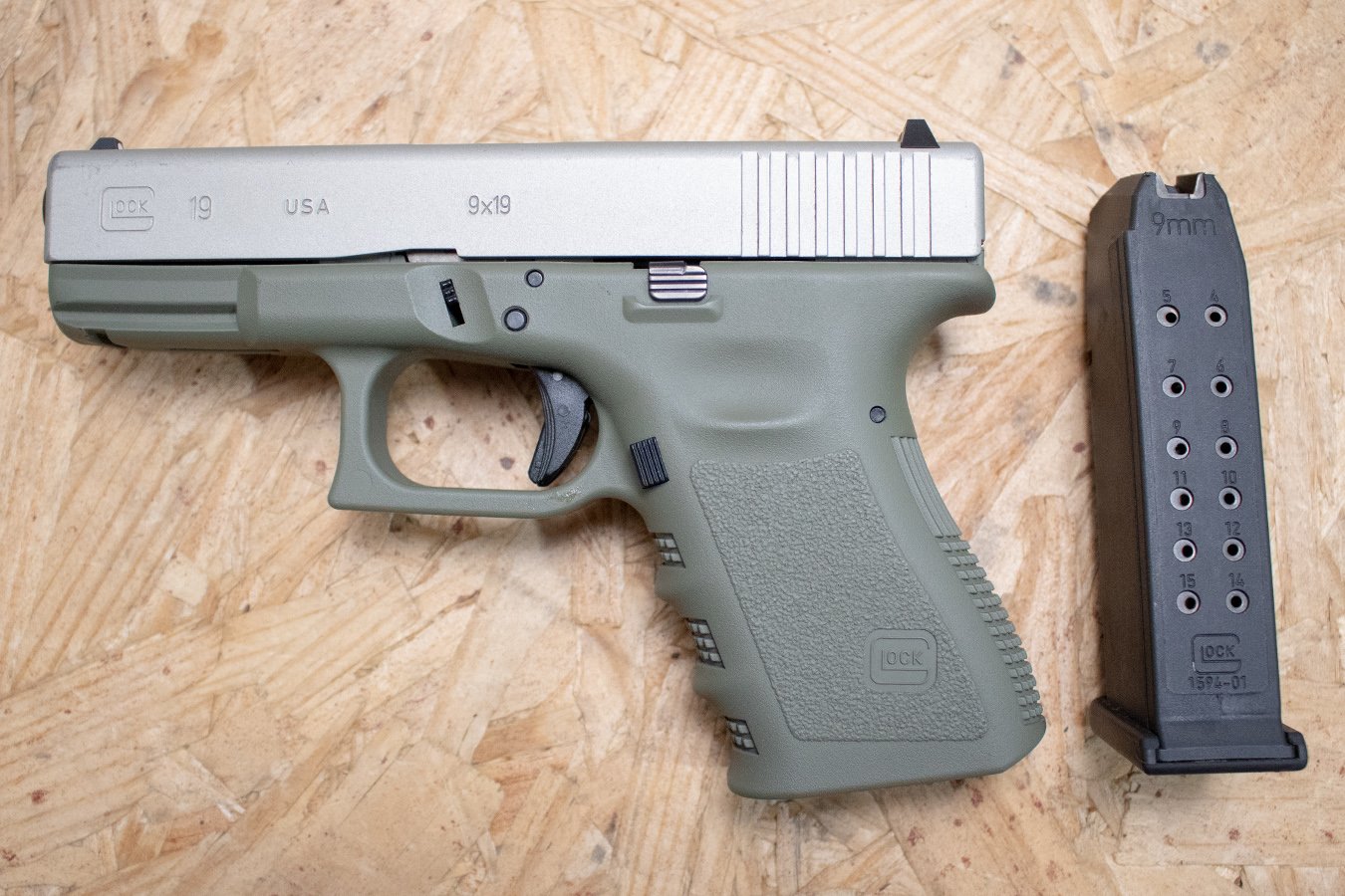 GLOCK 19 9mm Police Trade-In Pistol with OD Green Frame and Glock Case