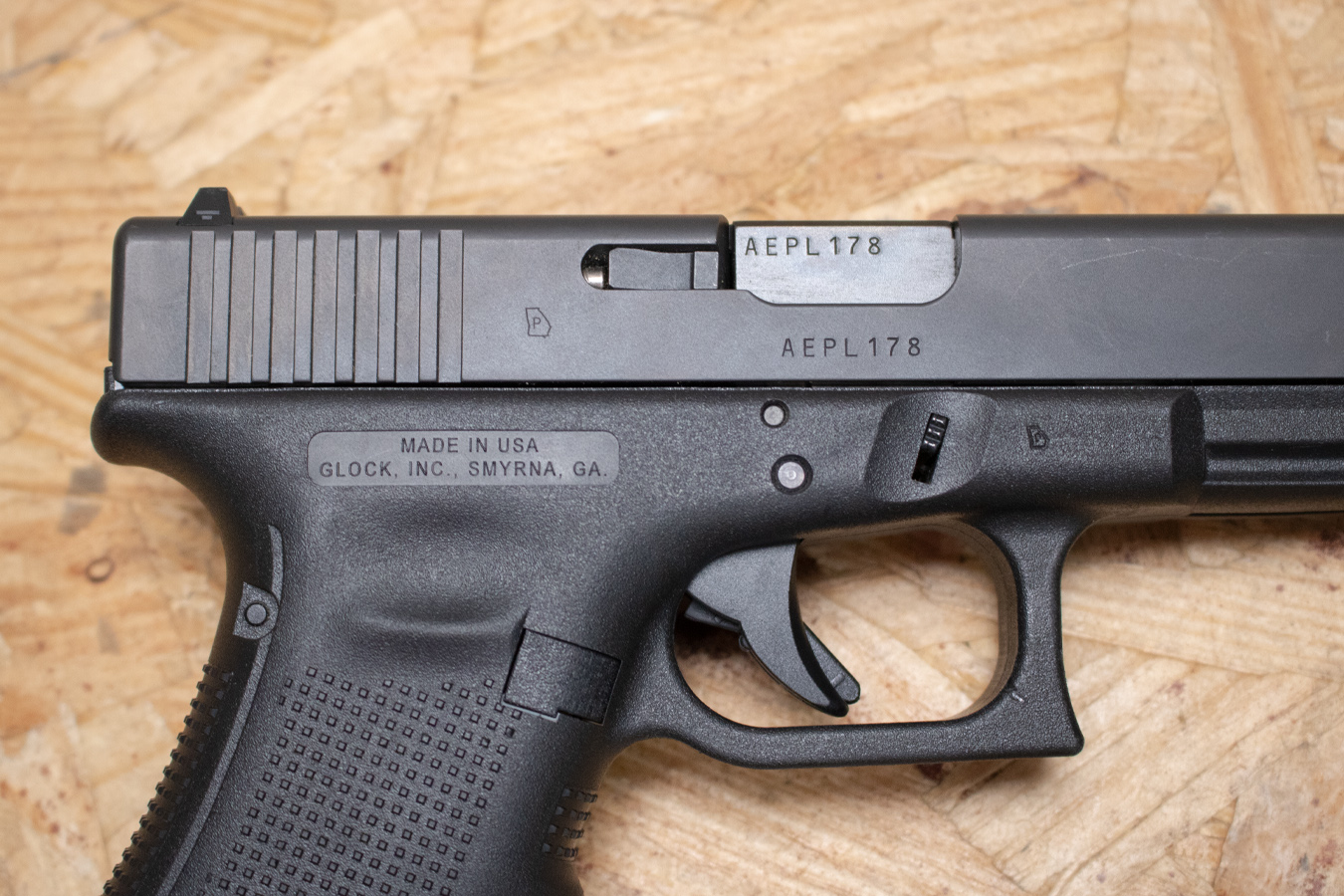 GLOCK Model 17 Gen4 9mm Police Trade-In Pistol with Accessory Rail