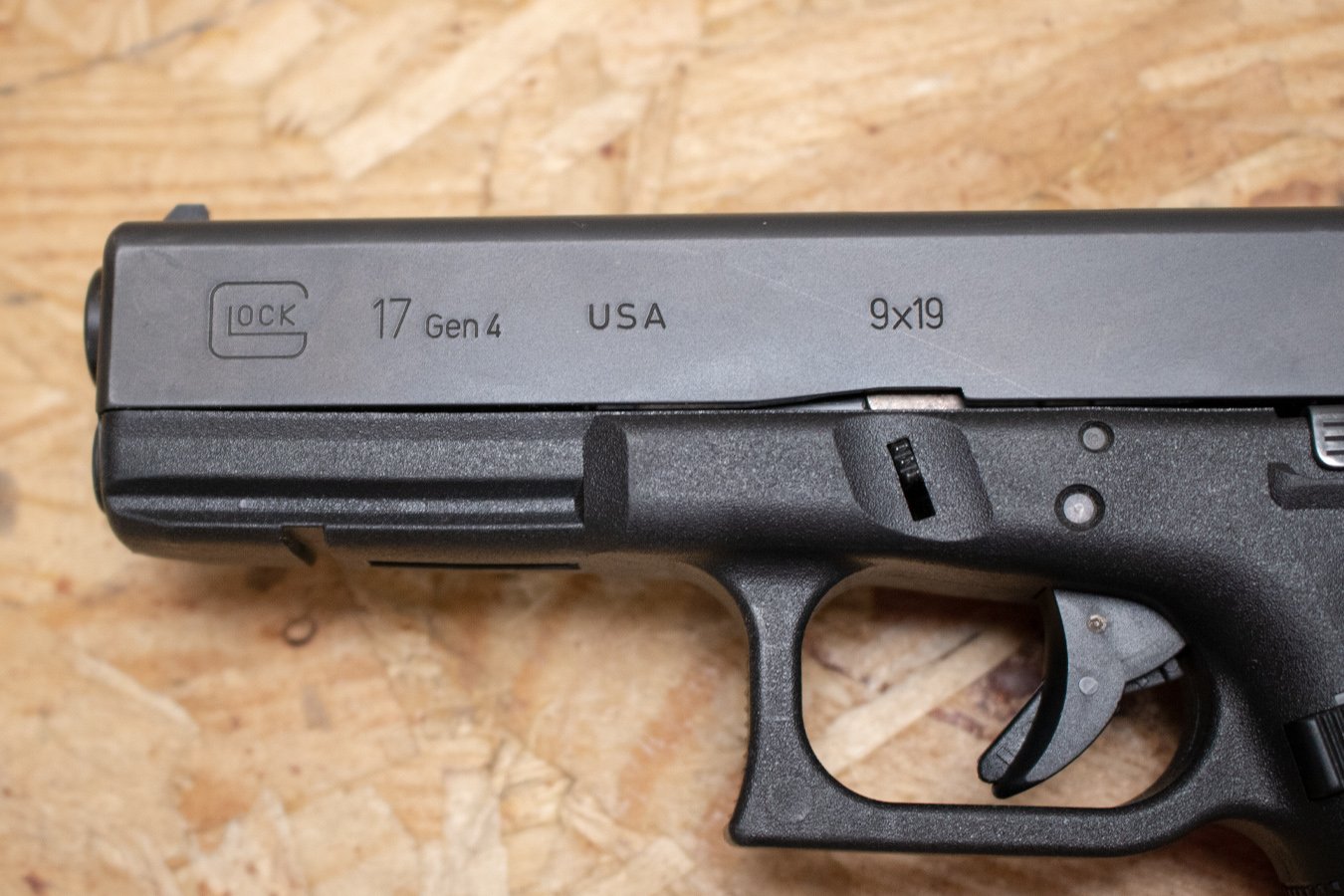 GLOCK Model 17 Gen4 9mm Police Trade-In Pistol with Accessory Rail