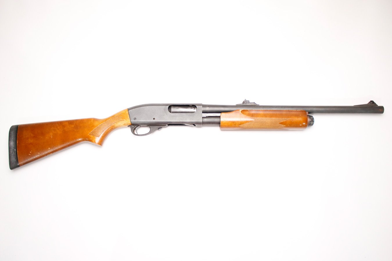 REMINGTON 870 Express Magnum 12-Gauge Police Trade-in Pump-Action Shotgun