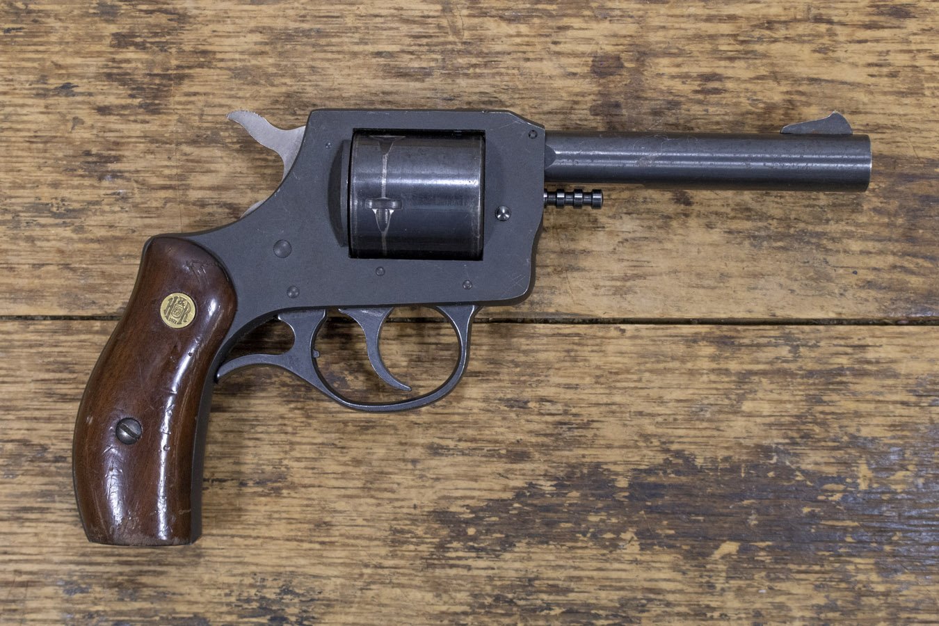 H AND R 532 32 HR Mag Police Trade-In Revolver