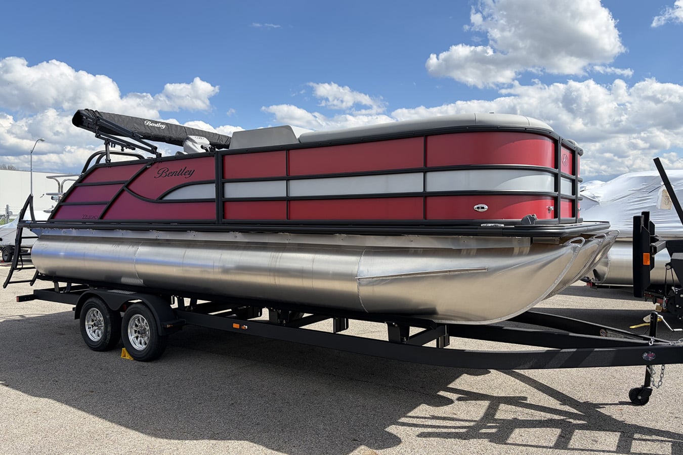 Bentley 2026 Legacy 223 Swingback with 150L Mercury 