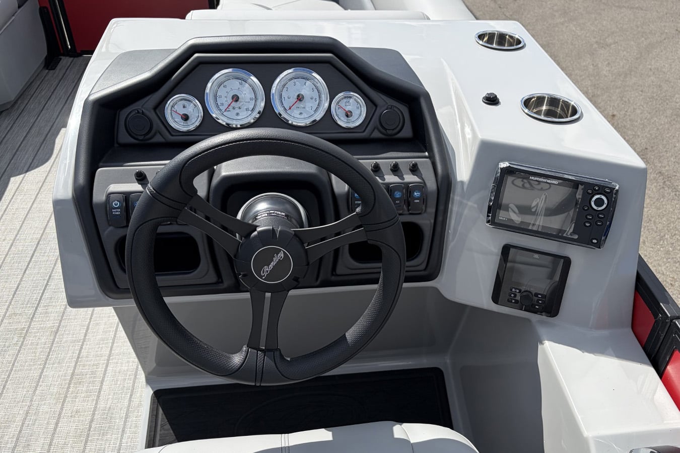 Bentley 2026 Legacy 223 Swingback with 150L Mercury 