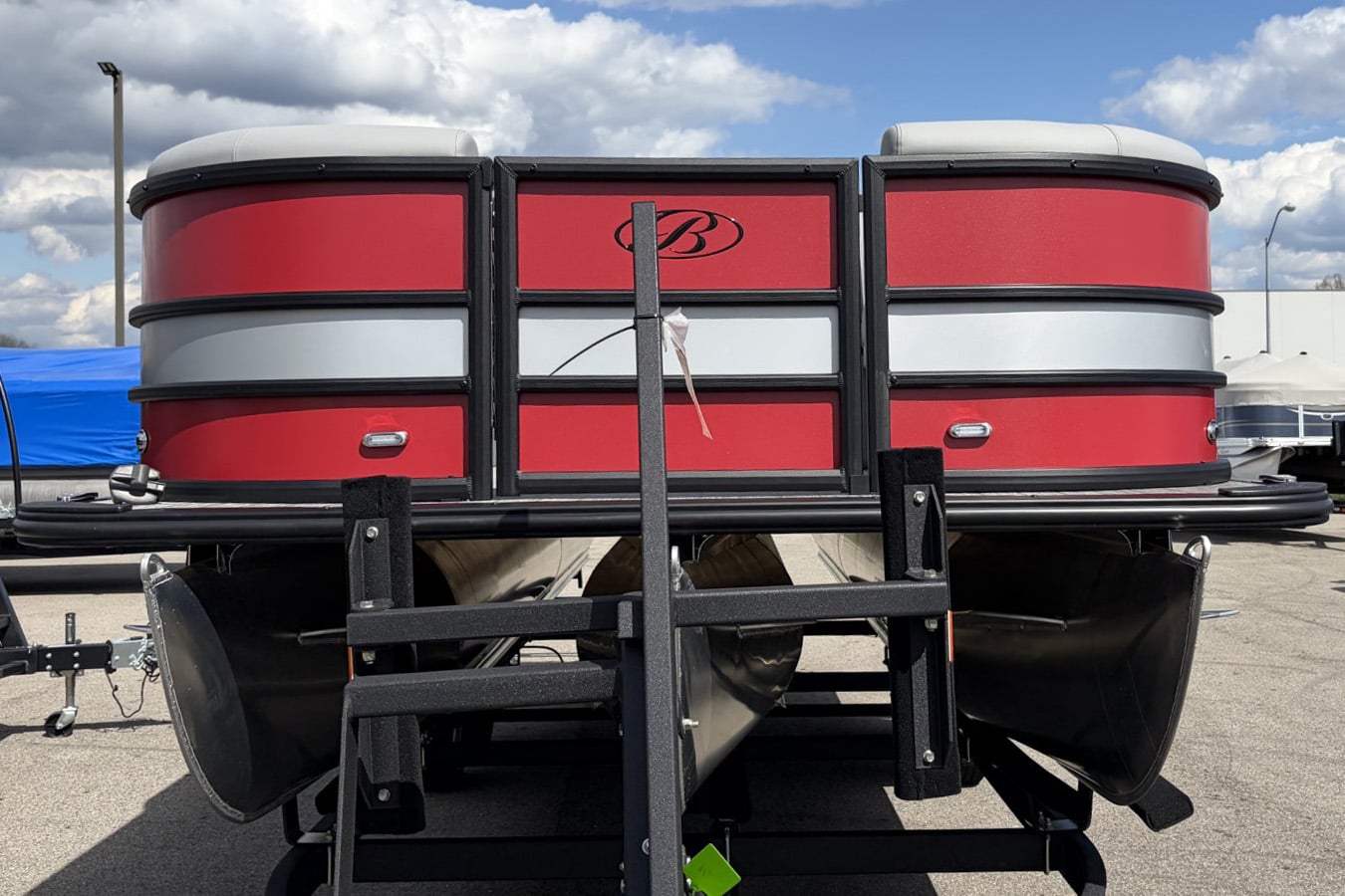 Bentley 2026 Legacy 223 Swingback with 150L Mercury 