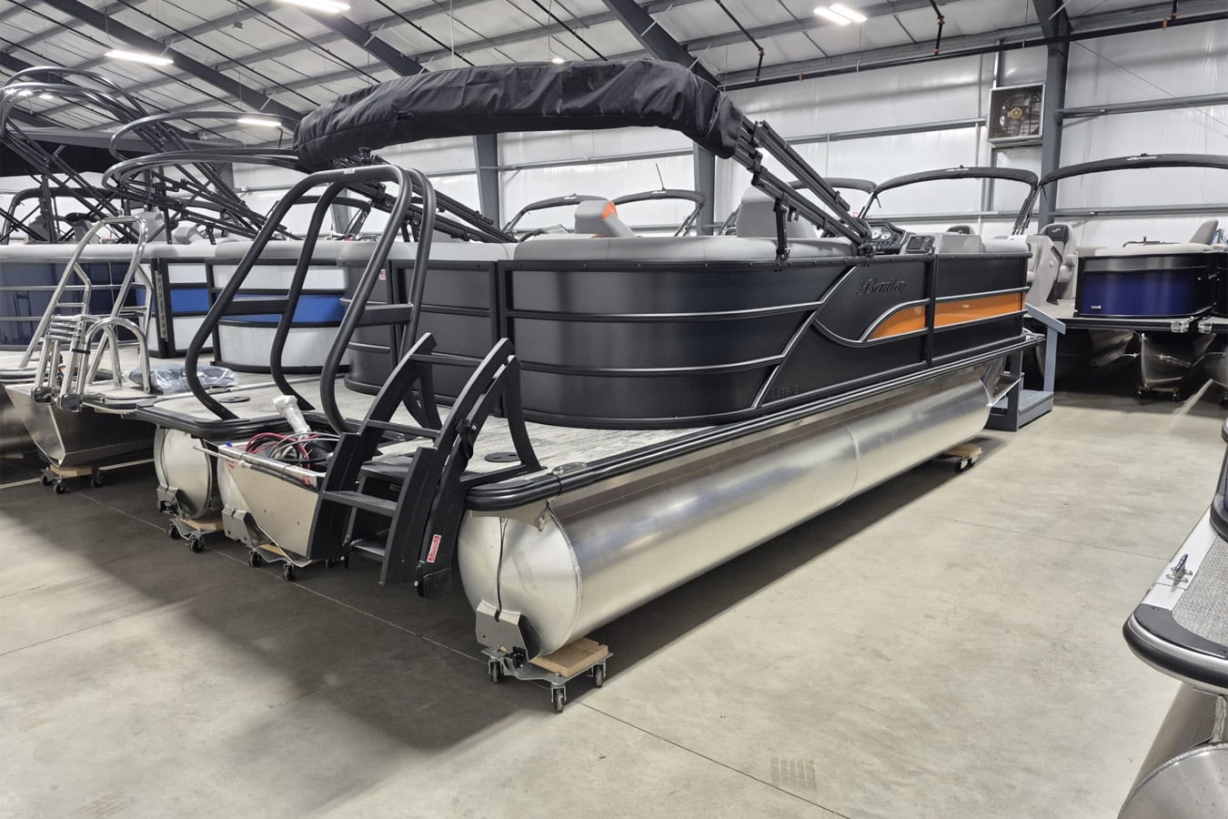 Bentley 2026 Legacy 200 Navigator with Mercury 115 ELPT