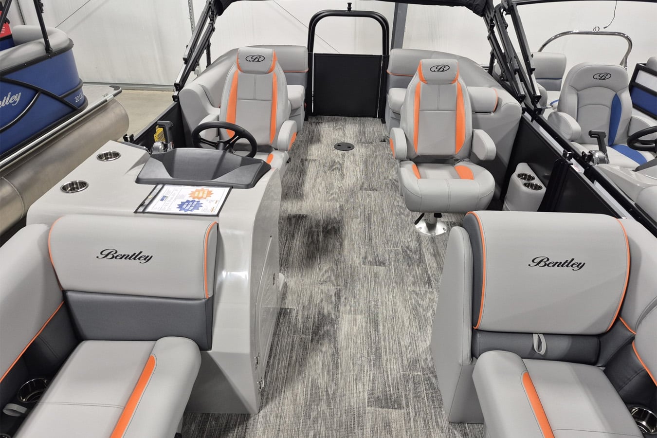 Bentley 2026 Legacy 200 Navigator with Mercury 115 ELPT