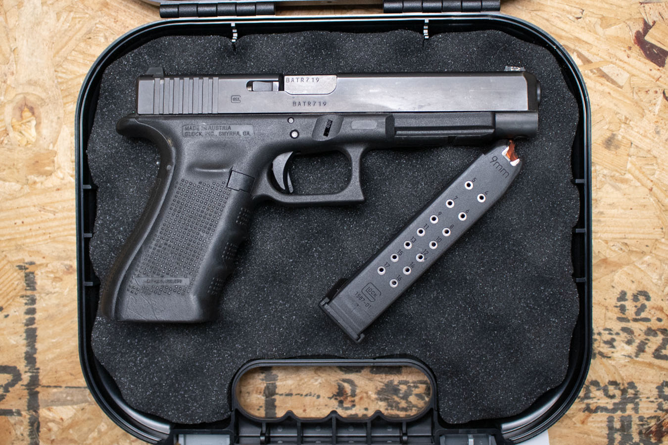 GLOCK 34 Gen4 9mm Police Trade-In Pistol with Window-Cut Slide, Case