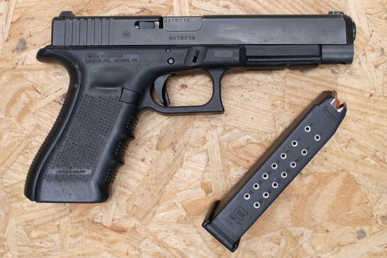 GLOCK 34 Gen4 9mm Police Trade-In Pistol with Window-Cut Slide, Case