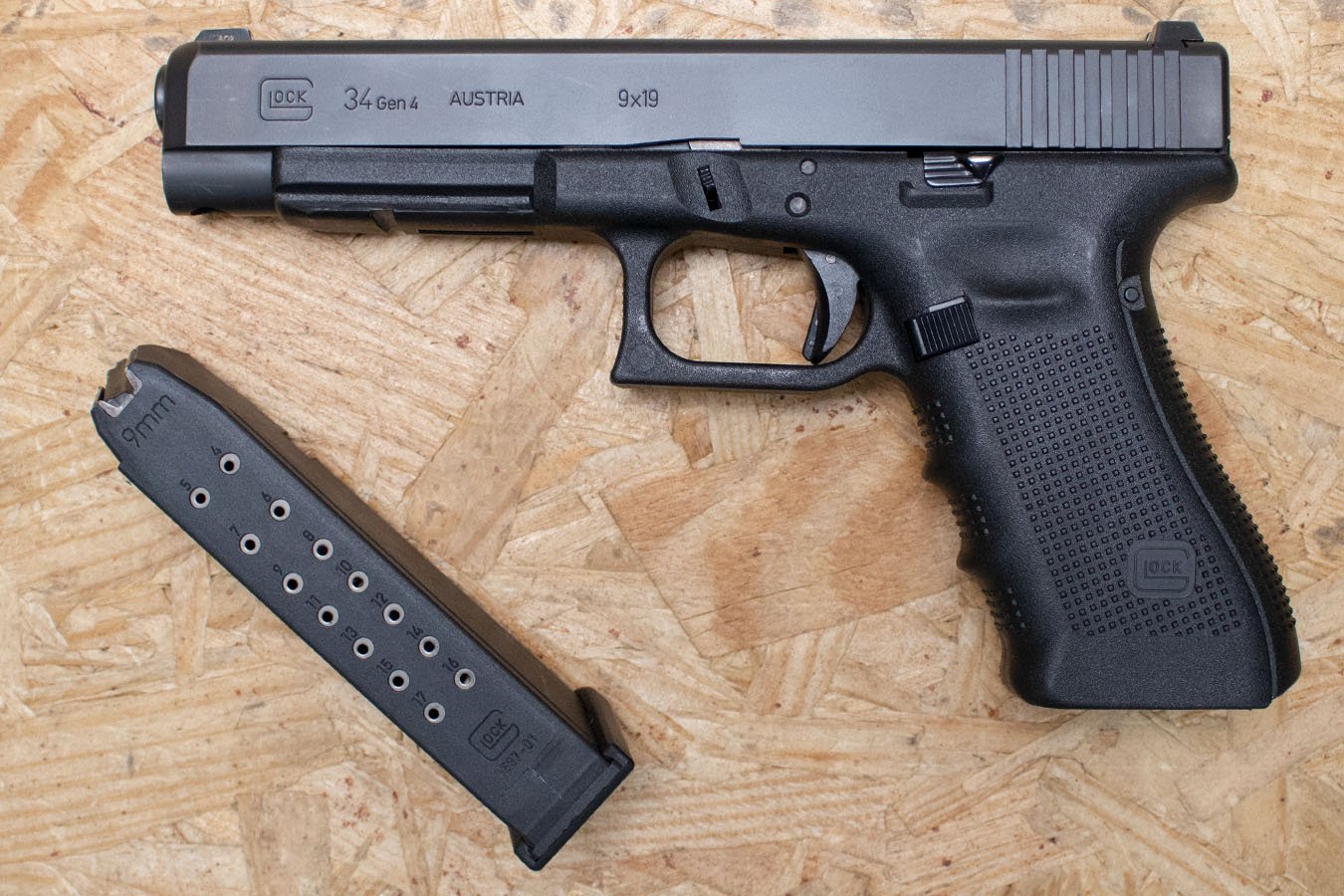 GLOCK 34 Gen4 9mm Police Trade-In Pistol with Window-Cut Slide, Case