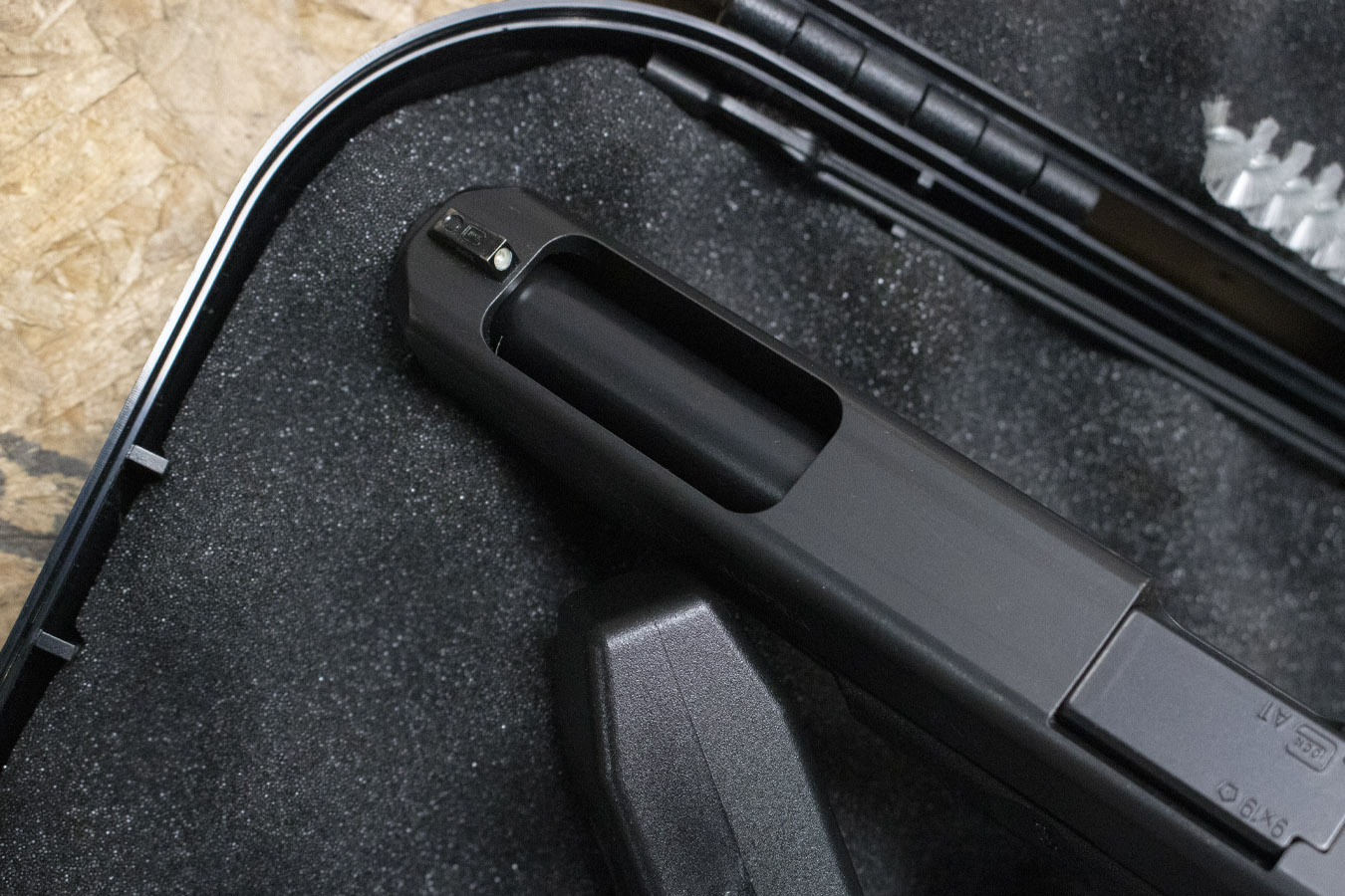 GLOCK 34 Gen4 9mm Police Trade-In Pistol with Two Magazines and Case