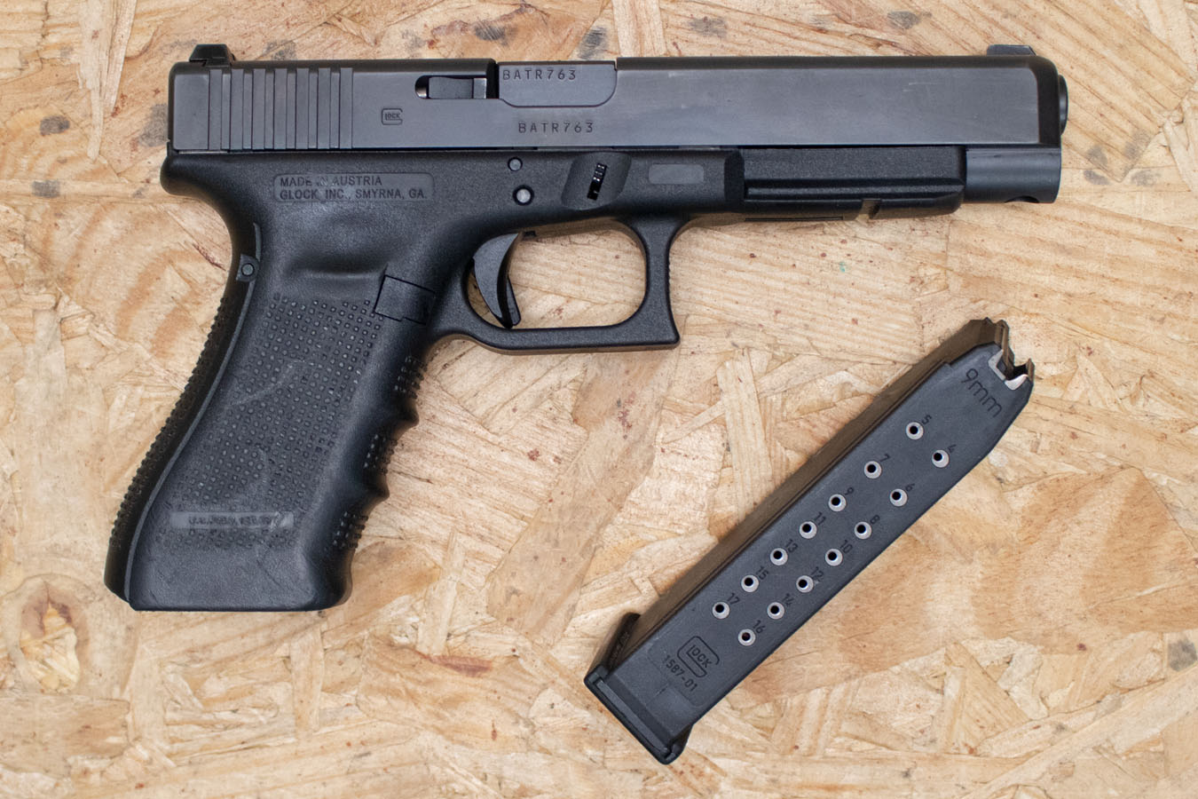 GLOCK 34 Gen4 9mm Police Trade-In Pistol with Window-Cut Slide, Case