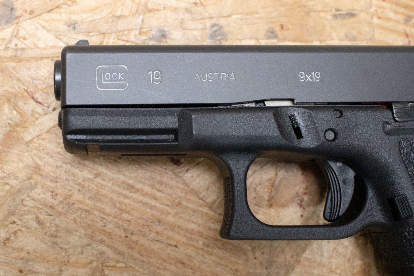 GLOCK 19 9mm Police Trade-In Pistol with Enhanced Grips, Slide Graphic