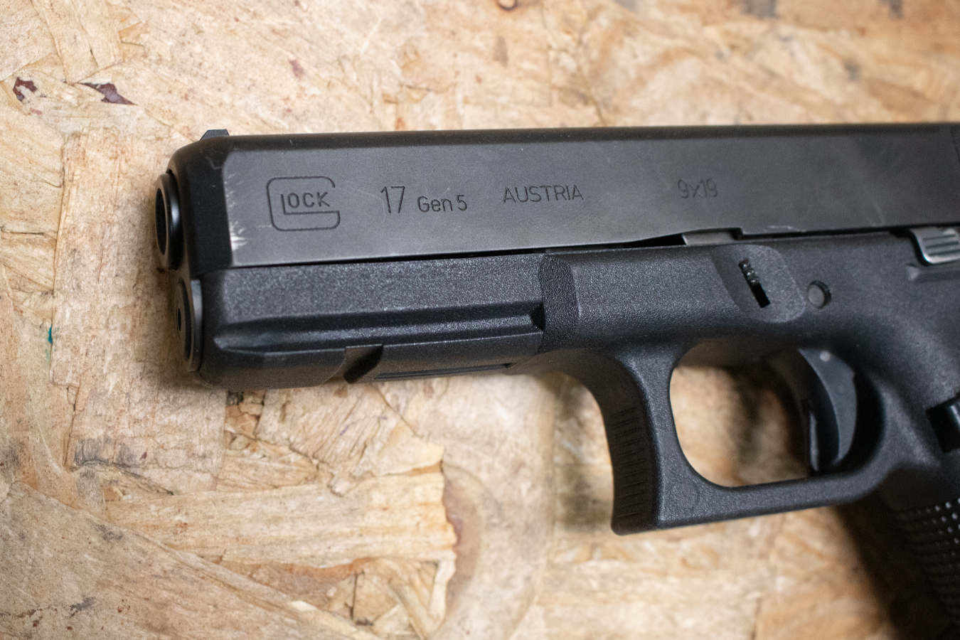 GLOCK 17 Gen5 9mm Police Trade-in Pistol (Magazine Not Included)