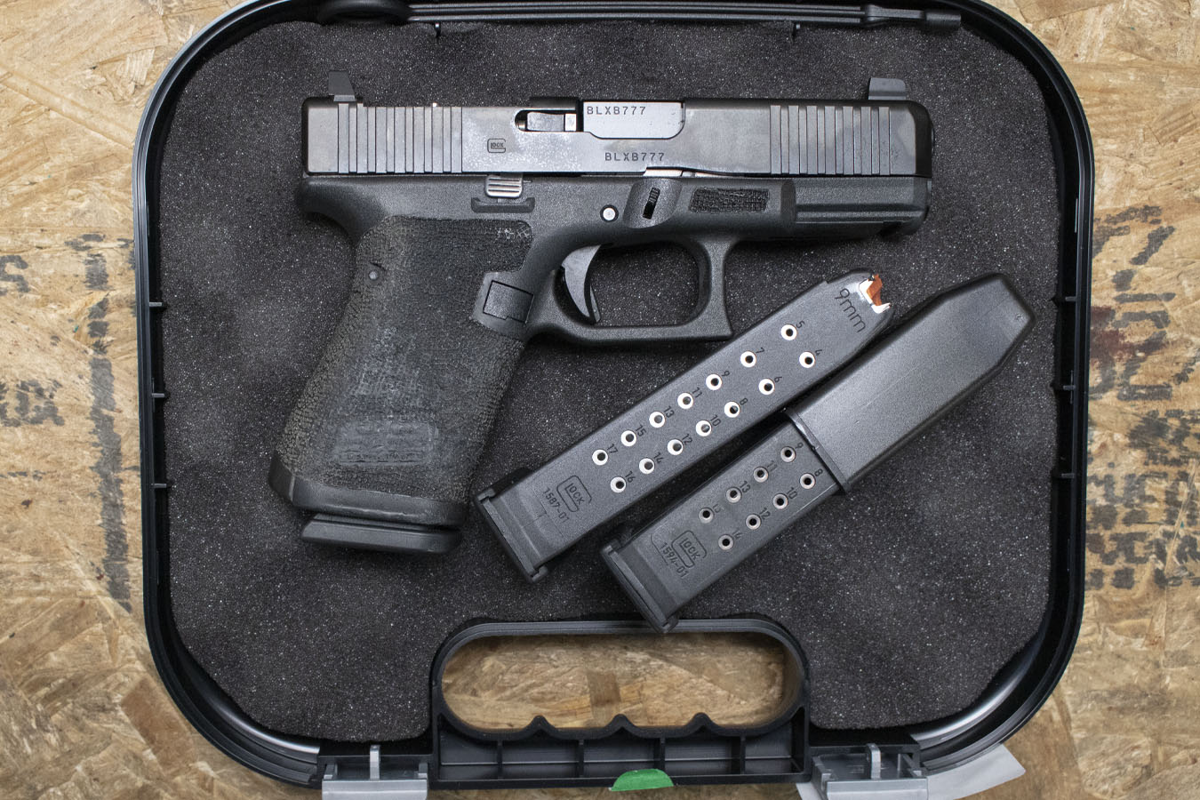GLOCK 19 Gen5 MOS 9mm Police Trade-In Pistol with Three Magazines and Case