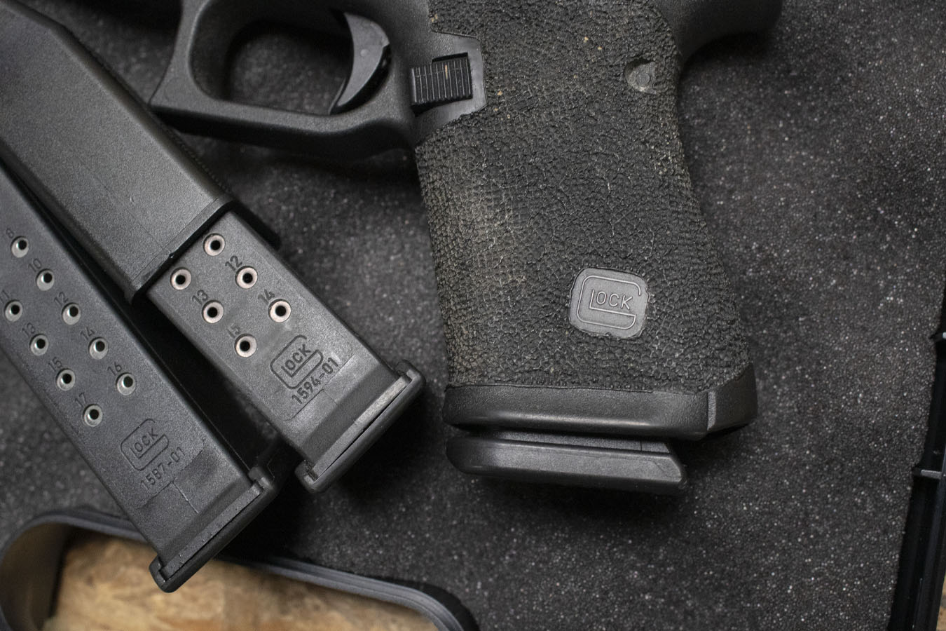 GLOCK 19 Gen5 MOS 9mm Police Trade-In Pistol with Three Magazines and Case