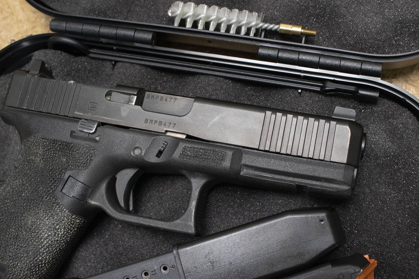 GLOCK 17 Gen5 MOS 9mm Police Trade-In Pistol with Three Magazines and Case