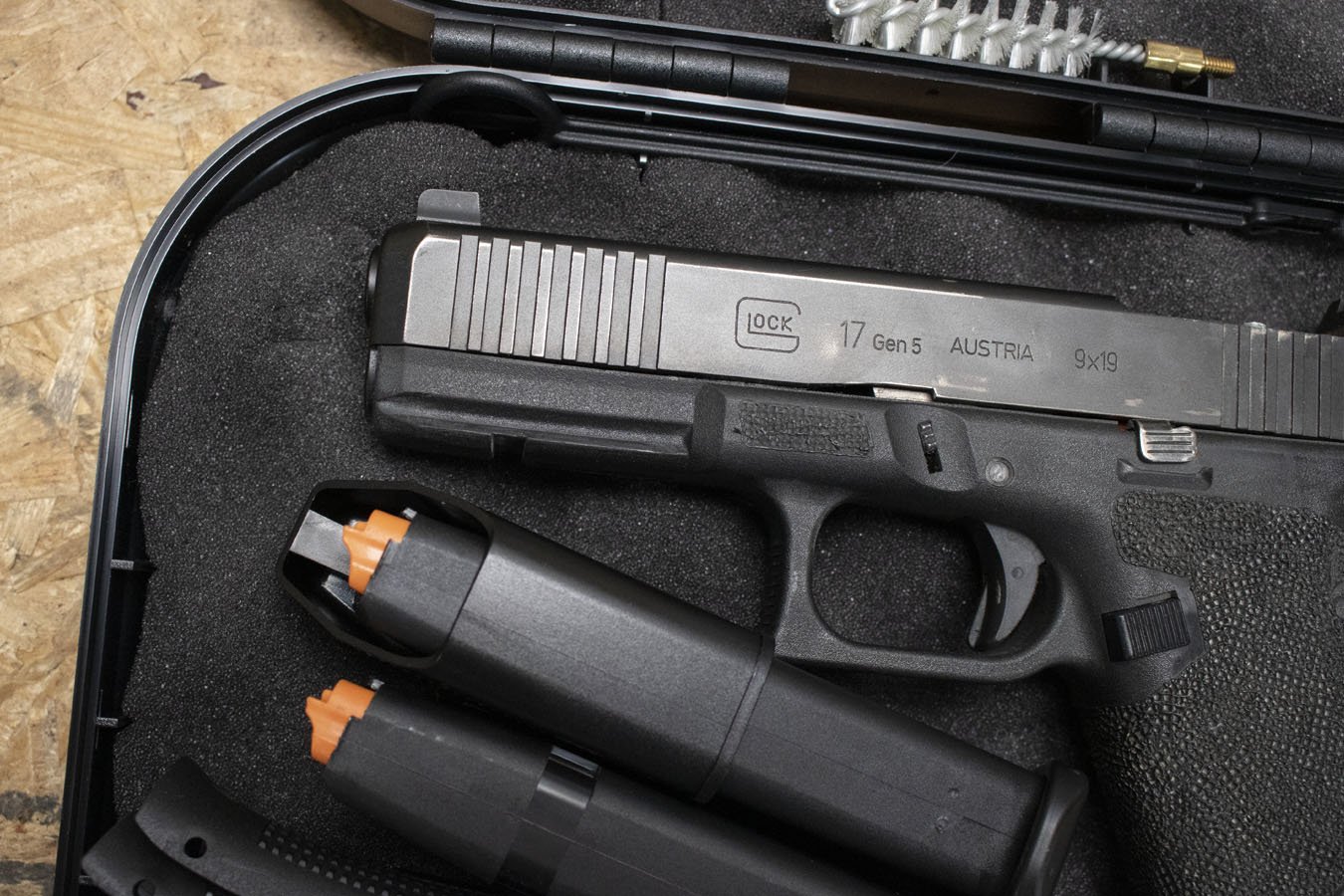 GLOCK 17 Gen5 MOS 9mm Police Trade-In Pistol with Three Magazines and Case