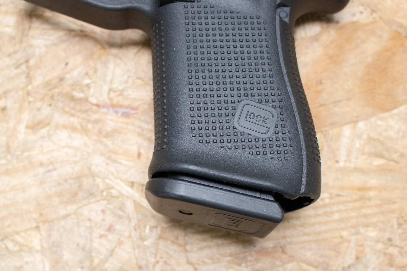 GLOCK 19 Gen5 9mm Police Trade-In Pistol with Accessory Rail