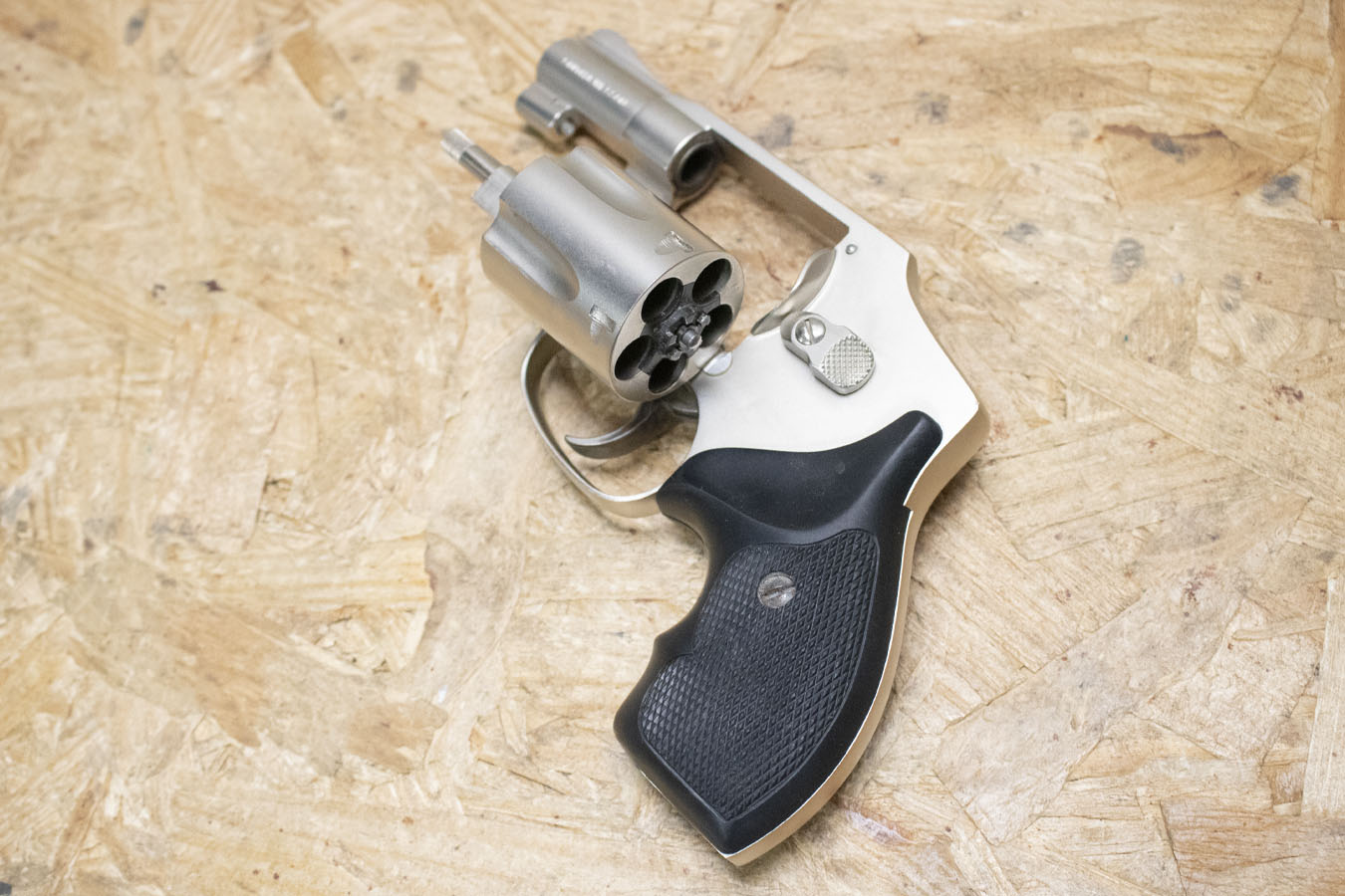 SMITH AND WESSON Model 442 NO DASH 38SPL Hammerless Police Trade-In Revolver in Stainless