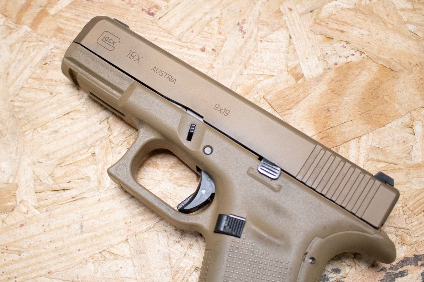 GLOCK 19X 9mm Police Trade-In Pistol with Coyote Tan Finish