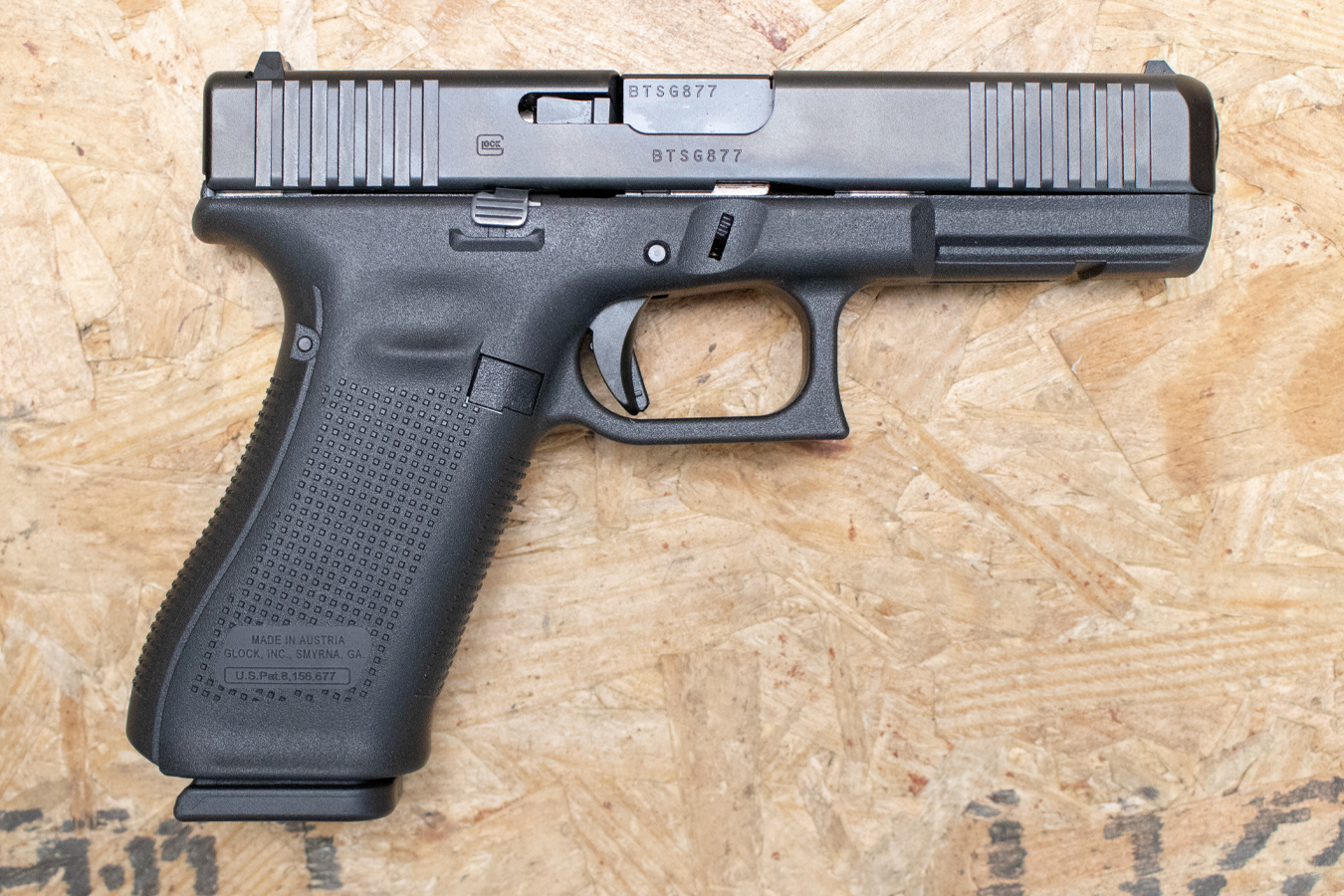 GLOCK 22Gen5 40 S&W Police Trade-In Pistol with Front Slide Serrations, Graphic