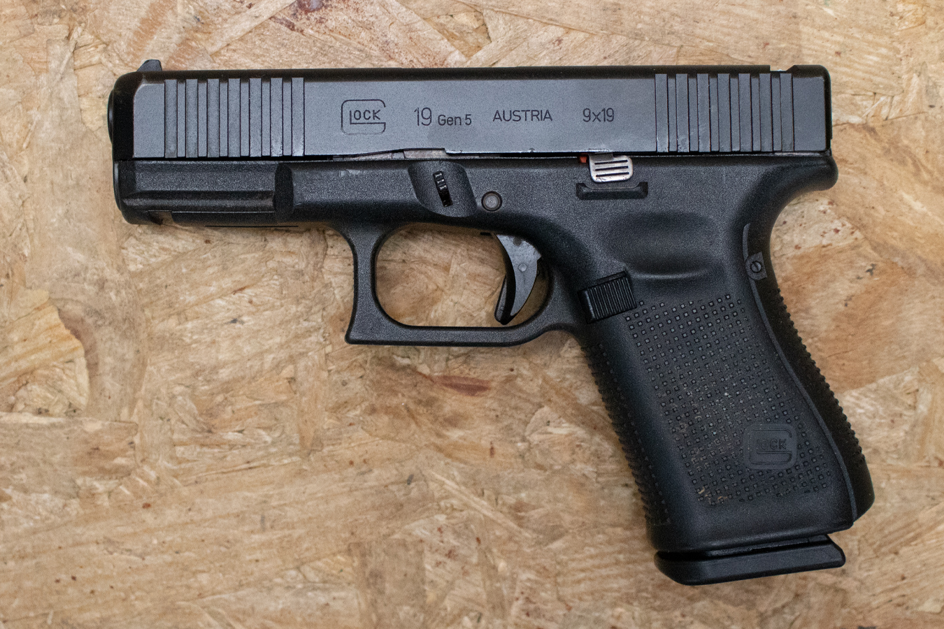 GLOCK 19 Gen5 9mm Police Trade-In Pistol