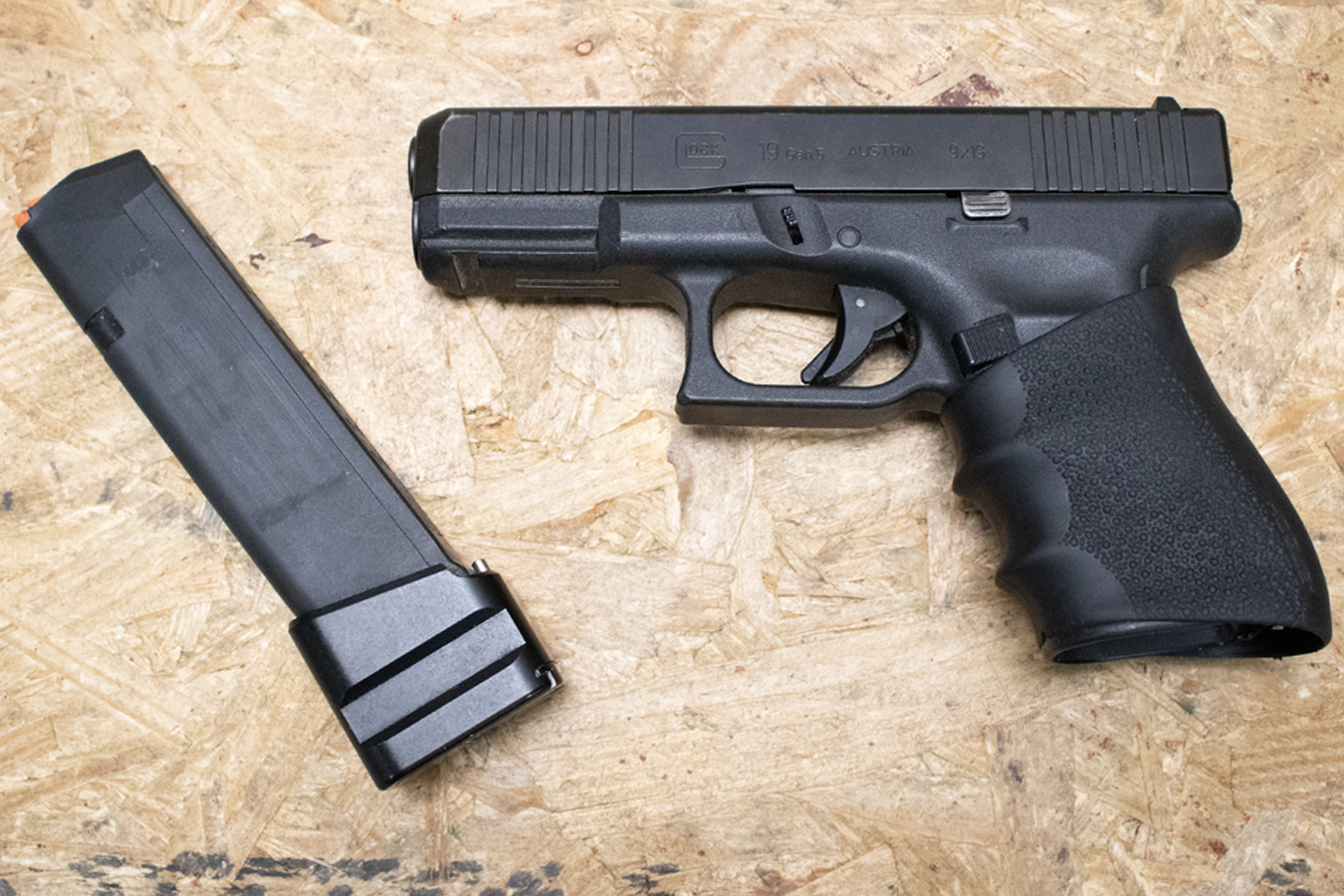 GLOCK 19 Gen5 9mm Police Trade-In Pistol with Extended Magazine