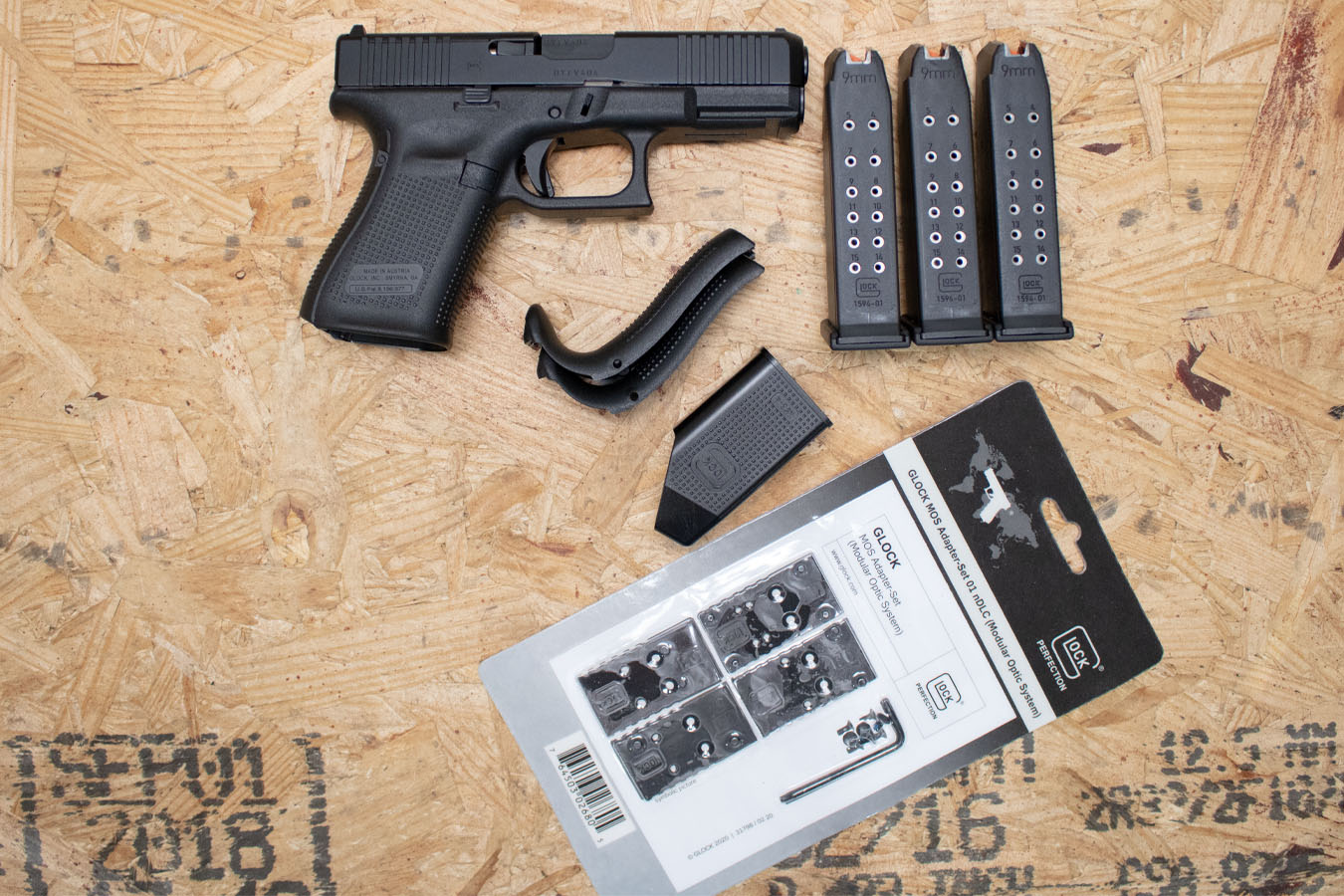 GLOCK 19 Gen5 MOS 9mm Used Trade-In Pistol w/Three Mags, MOS Adapter Plates, Backstraps, Case