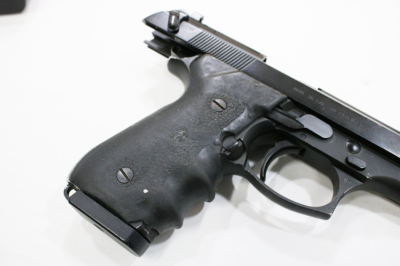BERETTA Model 96 40 S&W DA/SA Police Trade-in Pistols (Good Condition)