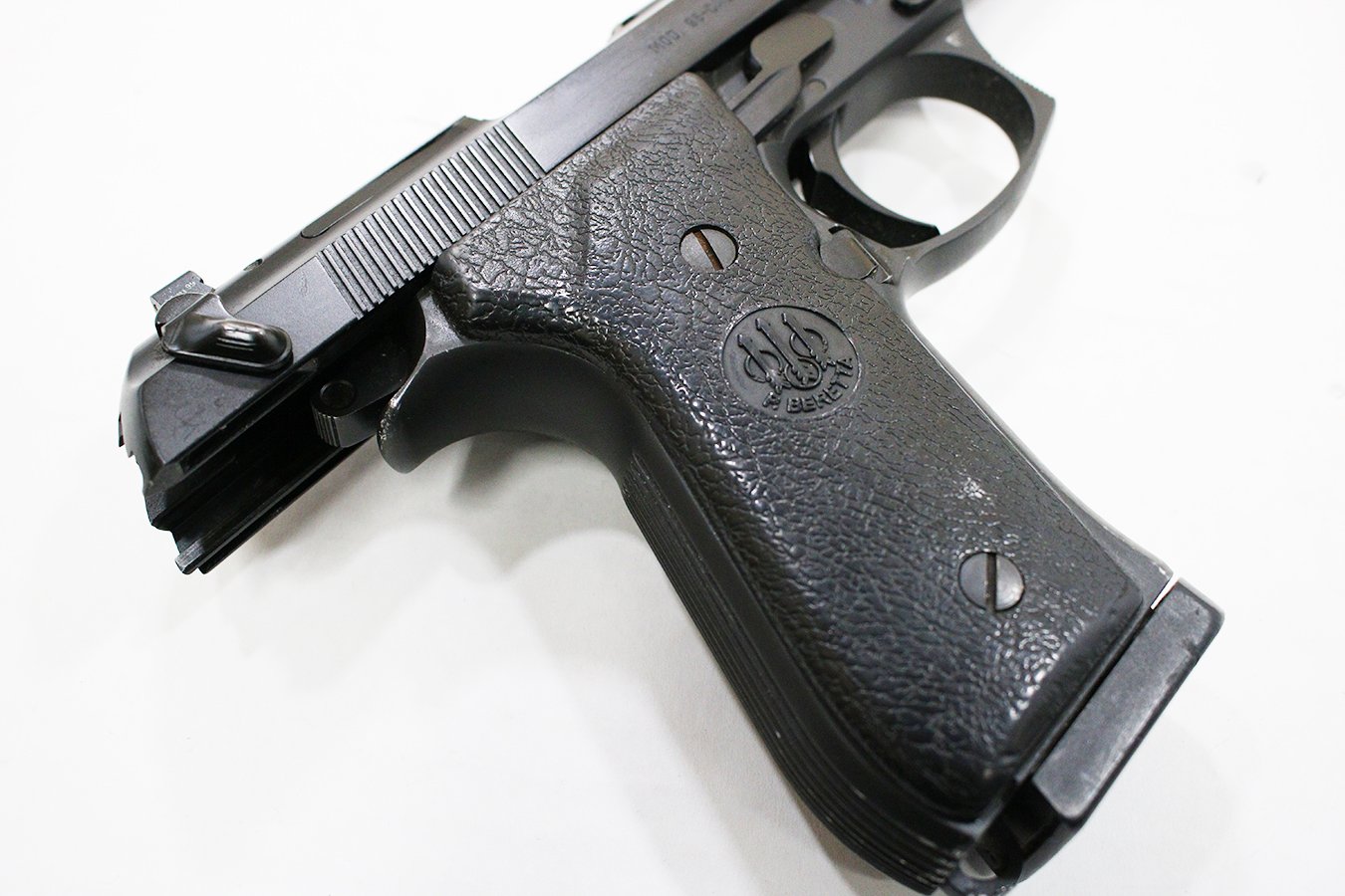 BERETTA Model 96 40 S&W DA/SA Police Trade-in Pistols (Good Condition)
