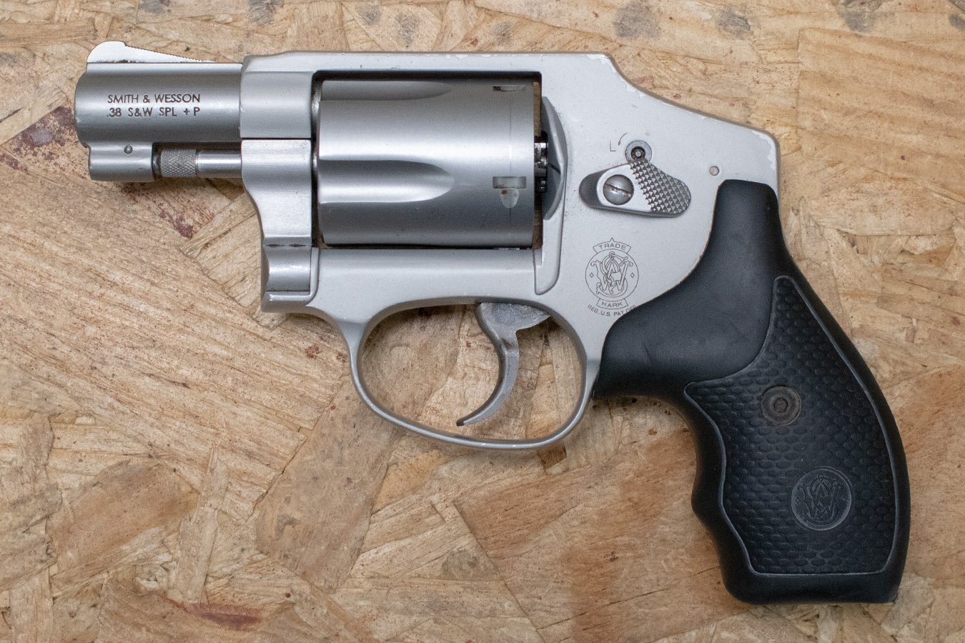 SMITH AND WESSON 642-2 Airweight 38 Special+P Police Trade-In Revolver with Enclosed Hammer