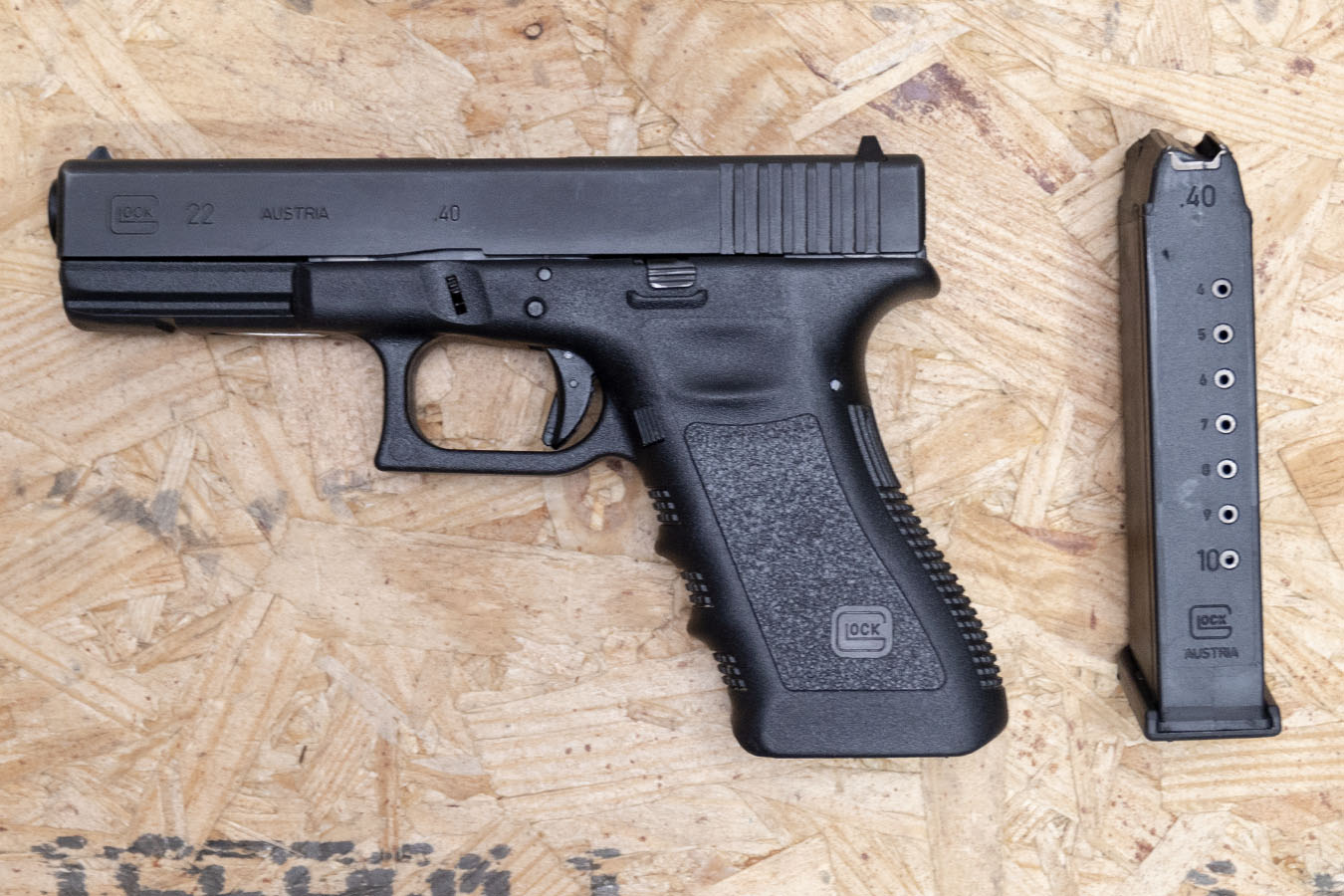 GLOCK 22 Gen3 40 S&W Police Trade-In Pistol with 10-Round Magazine