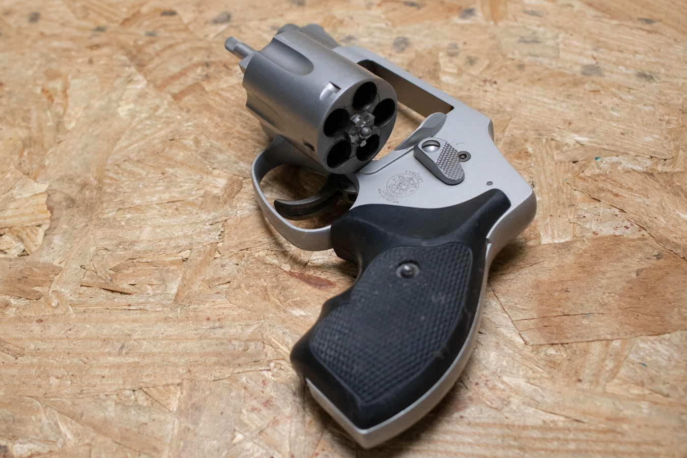 SMITH AND WESSON Model 642-2 Airweight 38SPL+P Police Trade-In Revolver with Enclosed Hammer