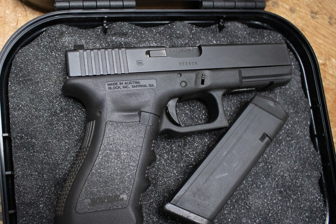 GLOCK 22 Gen3 40 S&W Police Trade-In Pistol with Two Magazines