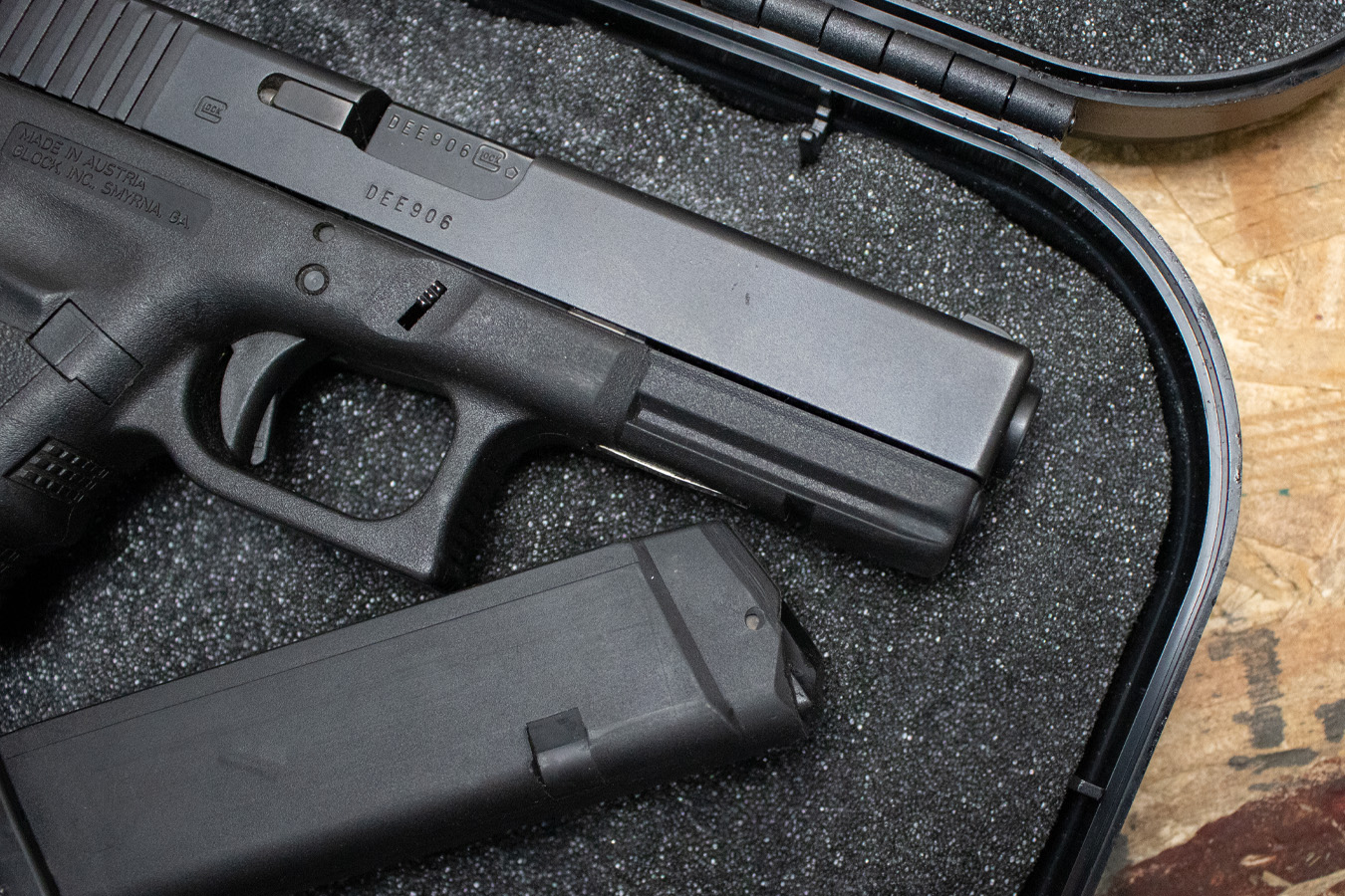 GLOCK 22 Gen3 40 S&W Police Trade-In Pistol with Two Magazines