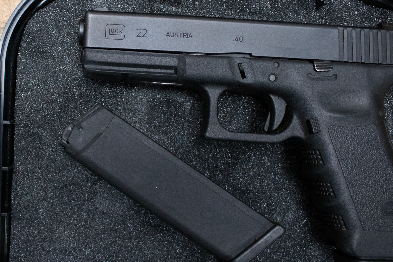 GLOCK 22 Gen3 40 S&W Police Trade-In Pistol with Two Magazines