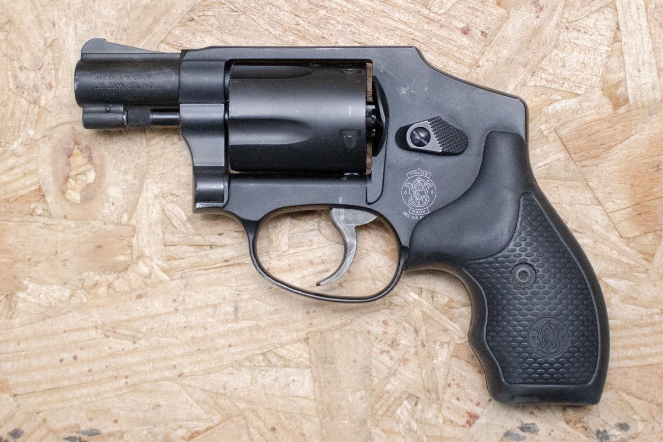 SMITH AND WESSON 442 Airweight 38 Special Police Trade-In Revolver Enclosed Hammer