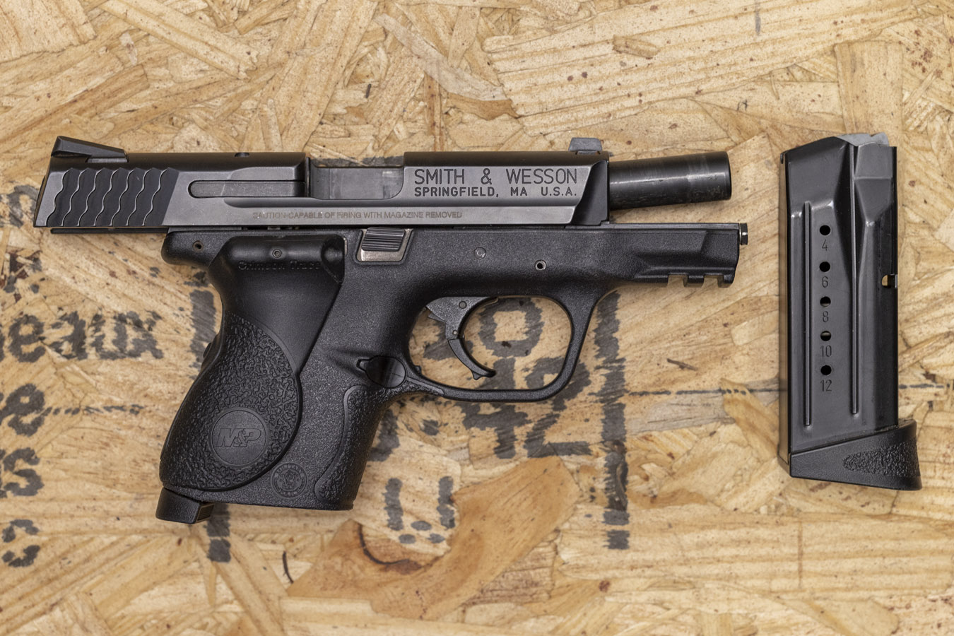 SMITH AND WESSON M&P9 Compact 9mm Police Trade-in Pistol with Lasergrips