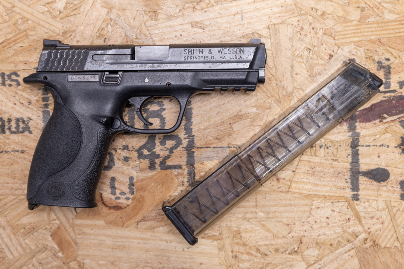 SMITH AND WESSON M&P9 9mm Police Trade-In Pistol with Extended Magazine