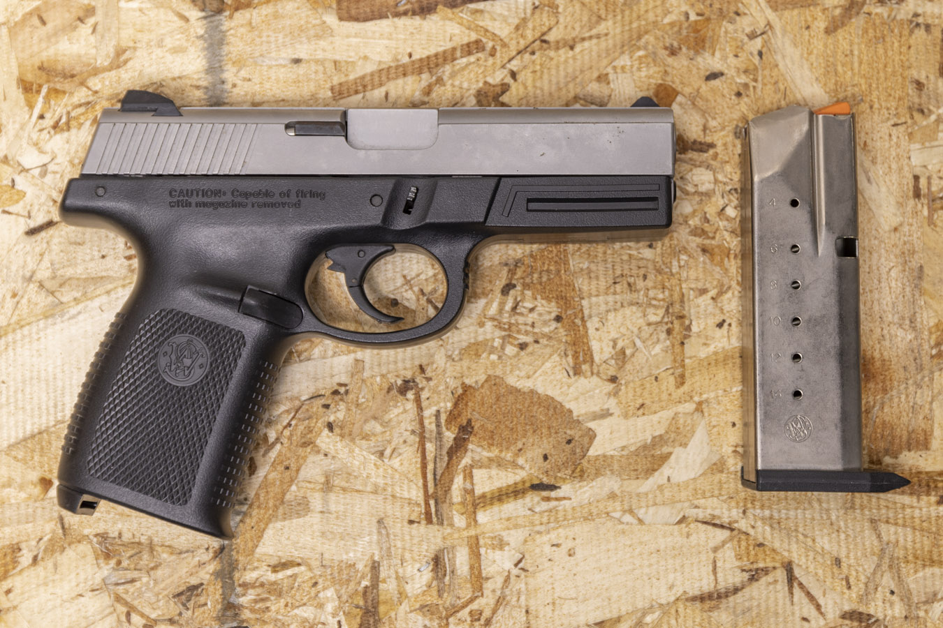 SMITH AND WESSON SW40VE 40 S&W Police Trade-In Pistol 