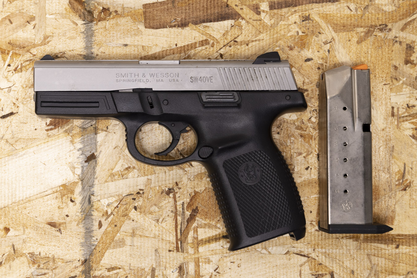 SMITH AND WESSON SW40VE 40 S&W Police Trade-In Pistol 