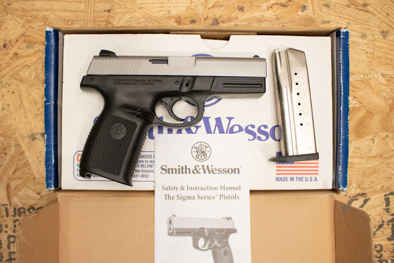 SMITH AND WESSON SW9VE 9mm Police Trade-In Pistol with Box